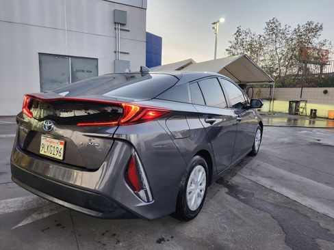 Used 2021 Toyota Prius Prime Limited image 7