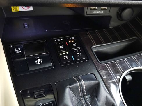Used 2021 Lexus RX 450h AWD w/ Luxury Package image 33