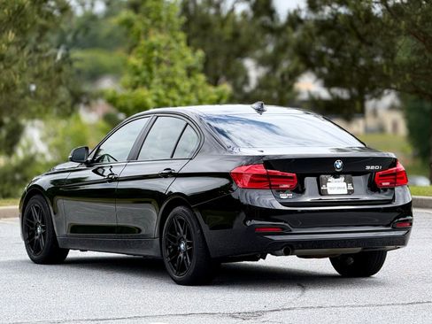 Used 2016 BMW 320i Sedan RWD image 10