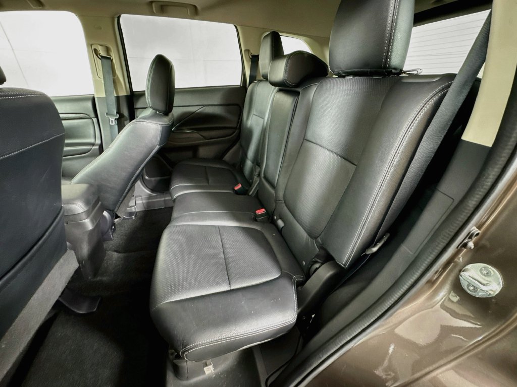 Used 2016 Mitsubishi Outlander AWD image 30