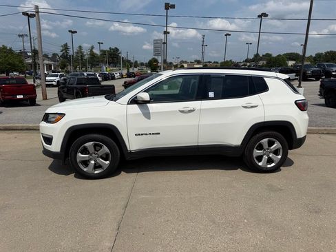 Used 2018 Jeep Compass Latitude w/ Popular Equipment Group AWD/4WD image 9