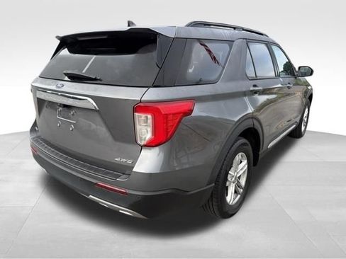 Used 2023 Ford Explorer XLT w/ Equipment Group 202A AWD/4WD image 4