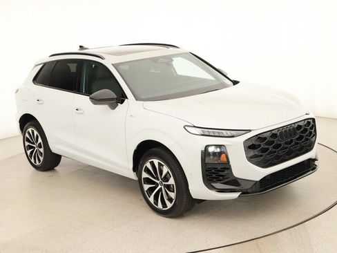 New 2026 Audi Q3 quattro 2.0T AWD/4WD image 36