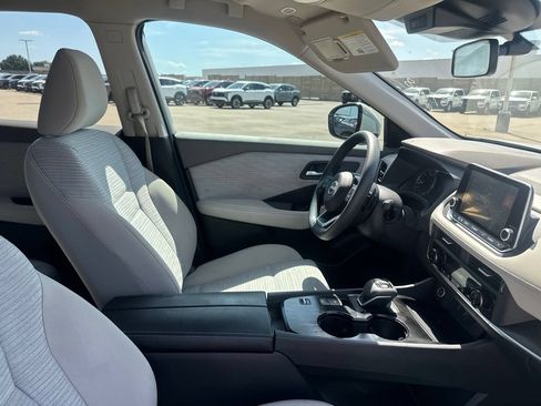 Certified 2023 Nissan Rogue SV FWD image 25