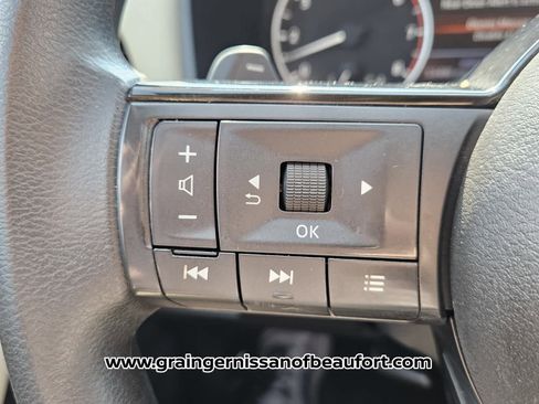 Used 2021 Nissan Rogue SV image 12