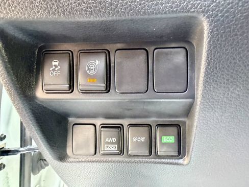 Used 2017 Nissan Rogue SV AWD/4WD image 19