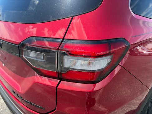 Certified 2025 Honda Pilot Black Edition image 15