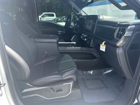 Used 2025 Ford F250 Platinum w/ FX4 Off-Road Package image 12