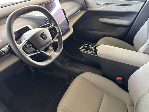 New 2026 Volvo EX30 Cross Country Ultra image 9