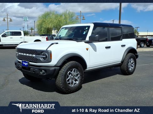 Certified 2025 Ford Bronco Badlands AWD/4WD image 1