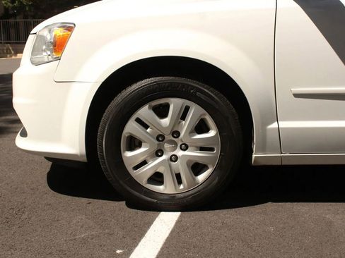 Used 2016 Dodge Grand Caravan SE w/ Quick Order Package 29E SE FWD image 21