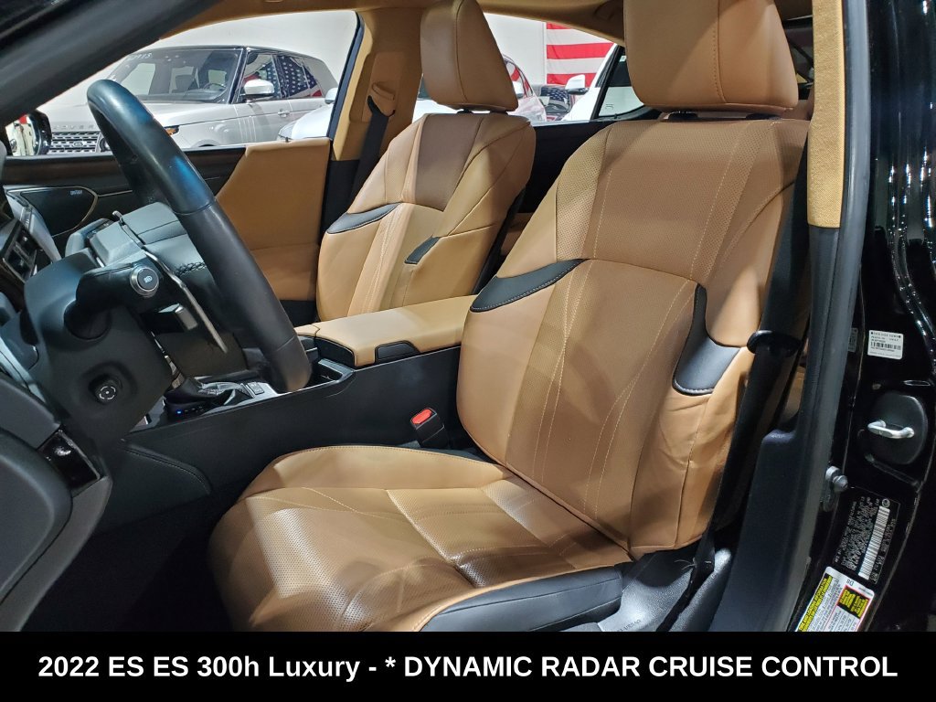 Used 2022 Lexus ES 300h w/ Accessory Package FWD image 6
