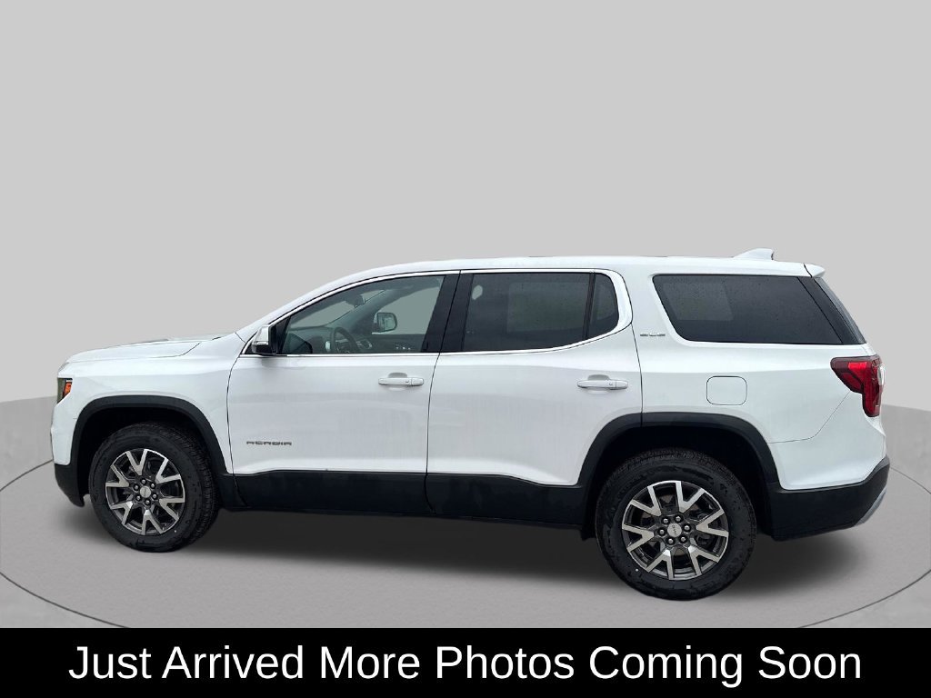Used 2023 GMC Acadia SLE FWD image 2