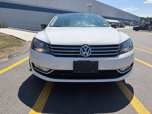 Used 2015 Volkswagen Passat 1.8T Sport FWD image 9