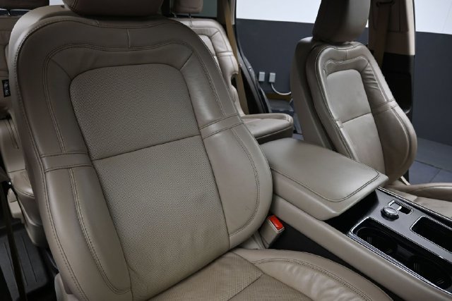 Used 2021 Lincoln Aviator Reserve w/ Equipment Group 201A AWD/4WD image 14
