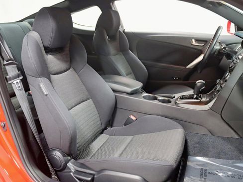 Used 2015 Hyundai Genesis 3.8 image 21