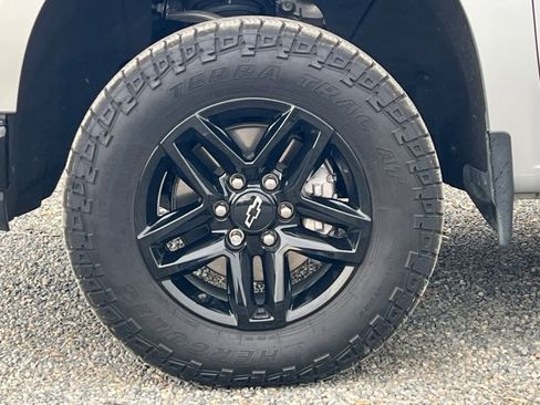 Used 2021 Chevrolet Silverado 1500 LT Trail Boss w/ Convenience Package II image 26