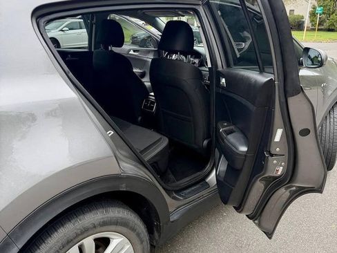 Used 2018 Kia Sportage LX AWD/4WD image 7