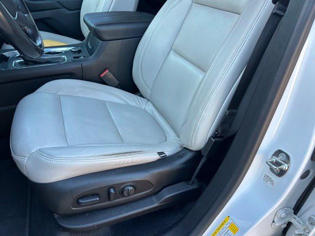 Used 2018 Chevrolet Traverse LT FWD image 12
