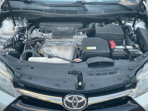 Used 2016 Toyota Camry XSE w/ Moonroof Package FWD image 32