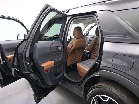 Certified 2025 Ford Bronco Sport Outer Banks w/ Outer Banks Tech Package+ AWD/4WD image 19