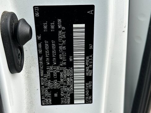 Used 2023 Toyota Sienna LE image 30