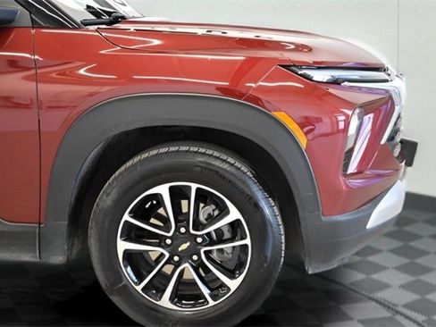 Used 2025 Chevrolet TrailBlazer LT image 13