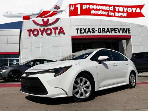 Used 2025 Toyota Corolla LE image 1