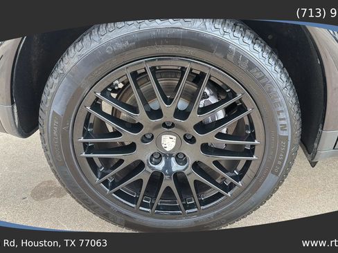 Used 2018 Porsche Cayenne AWD/4WD image 10
