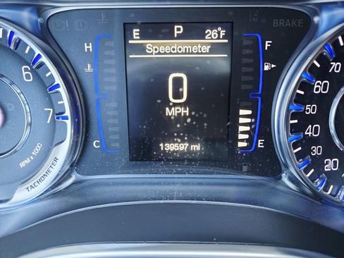 Used 2015 Chrysler 200 Limited w/ Convenience Group image 19