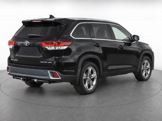 Used 2019 Toyota Highlander Limited Platinum AWD/4WD image 3