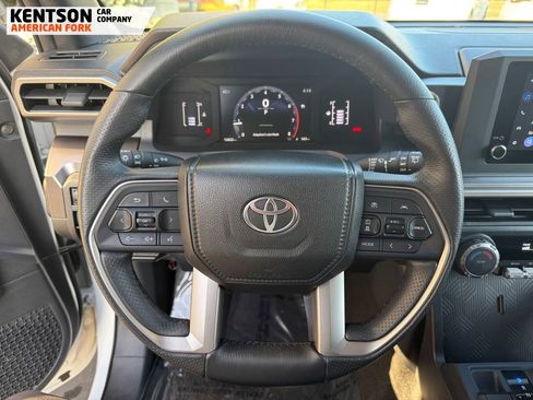 Used 2025 Toyota 4Runner SR5 image 18