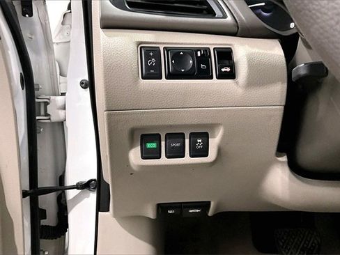 Used 2014 Nissan Sentra S image 38