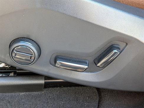 Certified 2023 Volvo XC60 B5 Plus w/ Protection Package Premier image 21