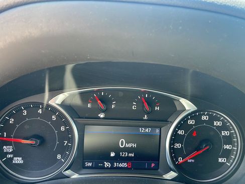 Used 2023 GMC Terrain AT4 AWD/4WD image 10
