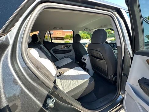 Used 2021 GMC Terrain SLE w/ Driver Convenience Package FWD image 17