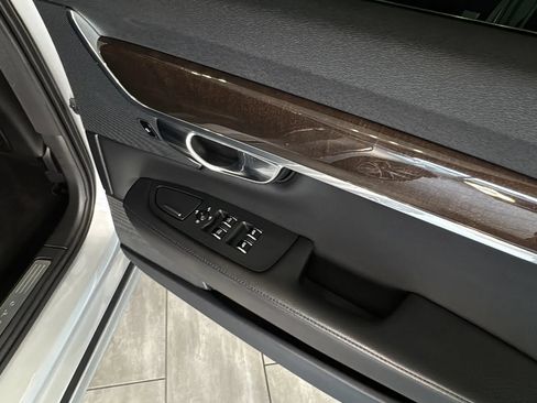 Used 2019 Volvo S90 T5 Momentum FWD image 36