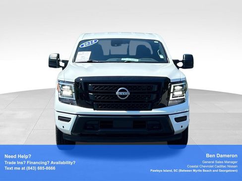 Used 2024 Nissan Titan SV w/ SV Convenience Package RWD image 2
