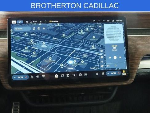 Used 2023 Rivian R1S Adventure AWD/4WD image 19