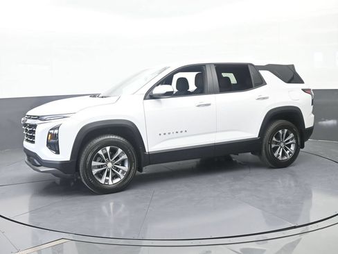 Used 2026 Chevrolet Equinox LT FWD image 2
