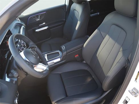New 2026 Mercedes-Benz GLB 250 4MATIC image 32