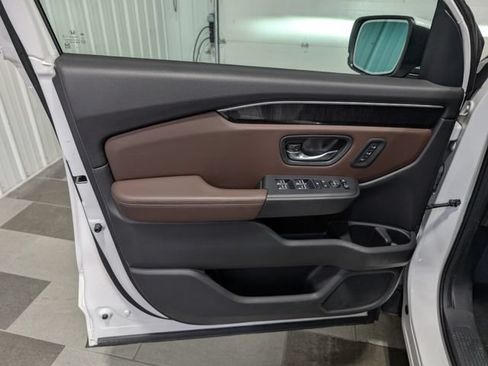 Used 2023 Honda Pilot Elite image 14