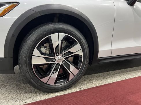 Used 2020 Volvo V60 T5 Cross Country w/ Protection Package Premier image 19