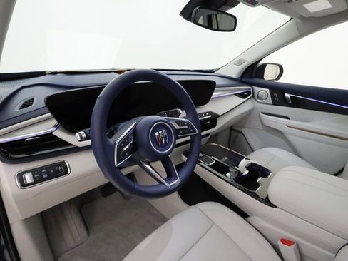 Used 2025 Buick Enclave Avenir image 10