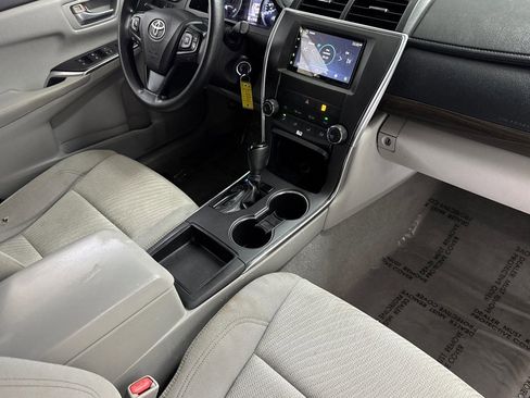 Used 2016 Toyota Camry LE image 30