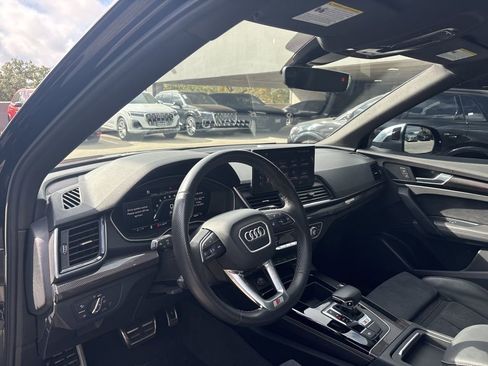 Used 2022 Audi SQ5 Premium Plus w/ Premium Plus Package image 12