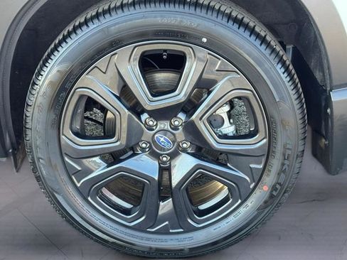 Certified 2025 Subaru Ascent Bronze Edition w/ Onyx Package image 8