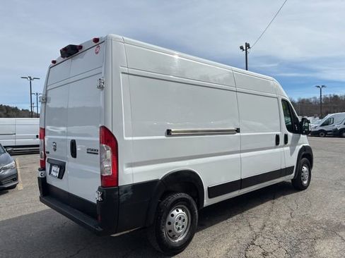 Used 2024 RAM ProMaster 2500 w/ Convenience Group image 16
