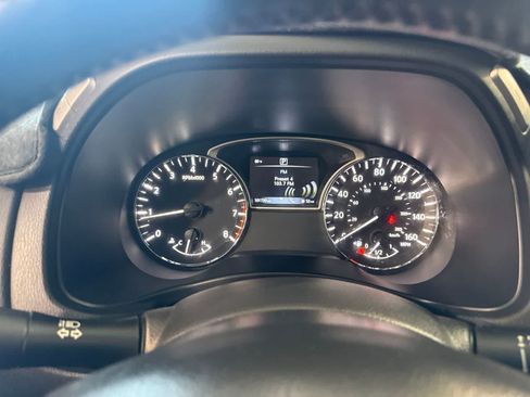 Used 2018 Nissan Pathfinder SL w/ Midnight Edition Package FWD image 21