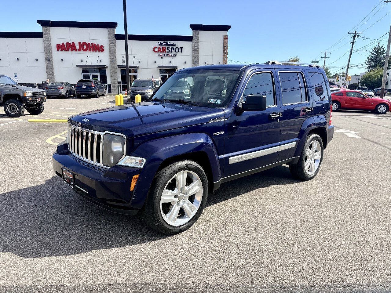 Used 2012 Jeep Liberty Limited Jet w/ Comfort/Convenience Group AWD/4WD image 2